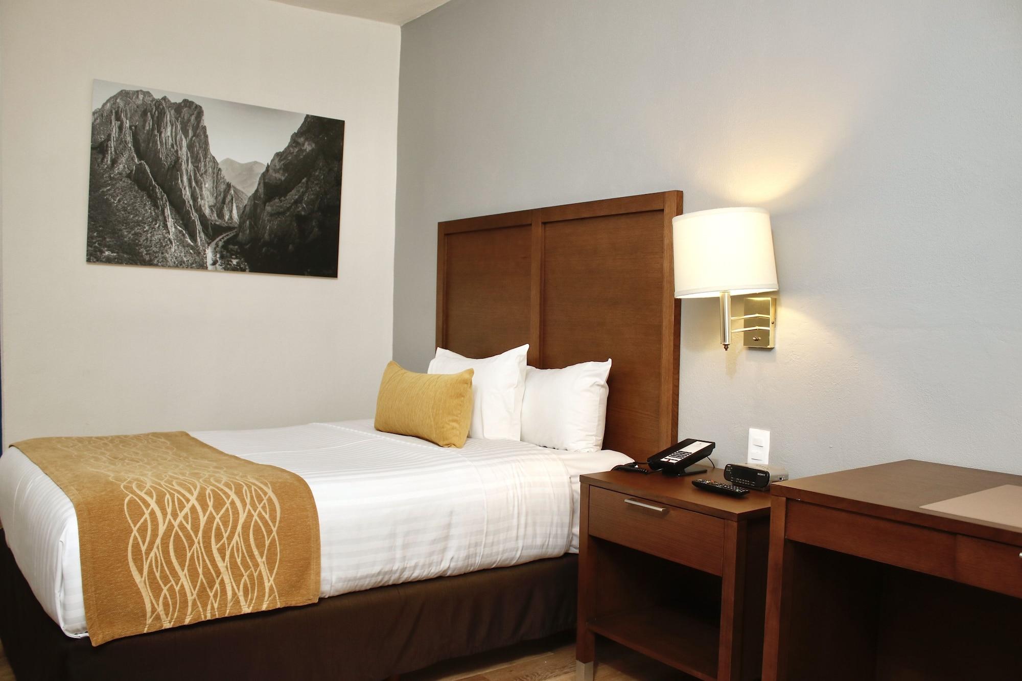Comfort Inn Monterrey Valle Zewnętrze zdjęcie
