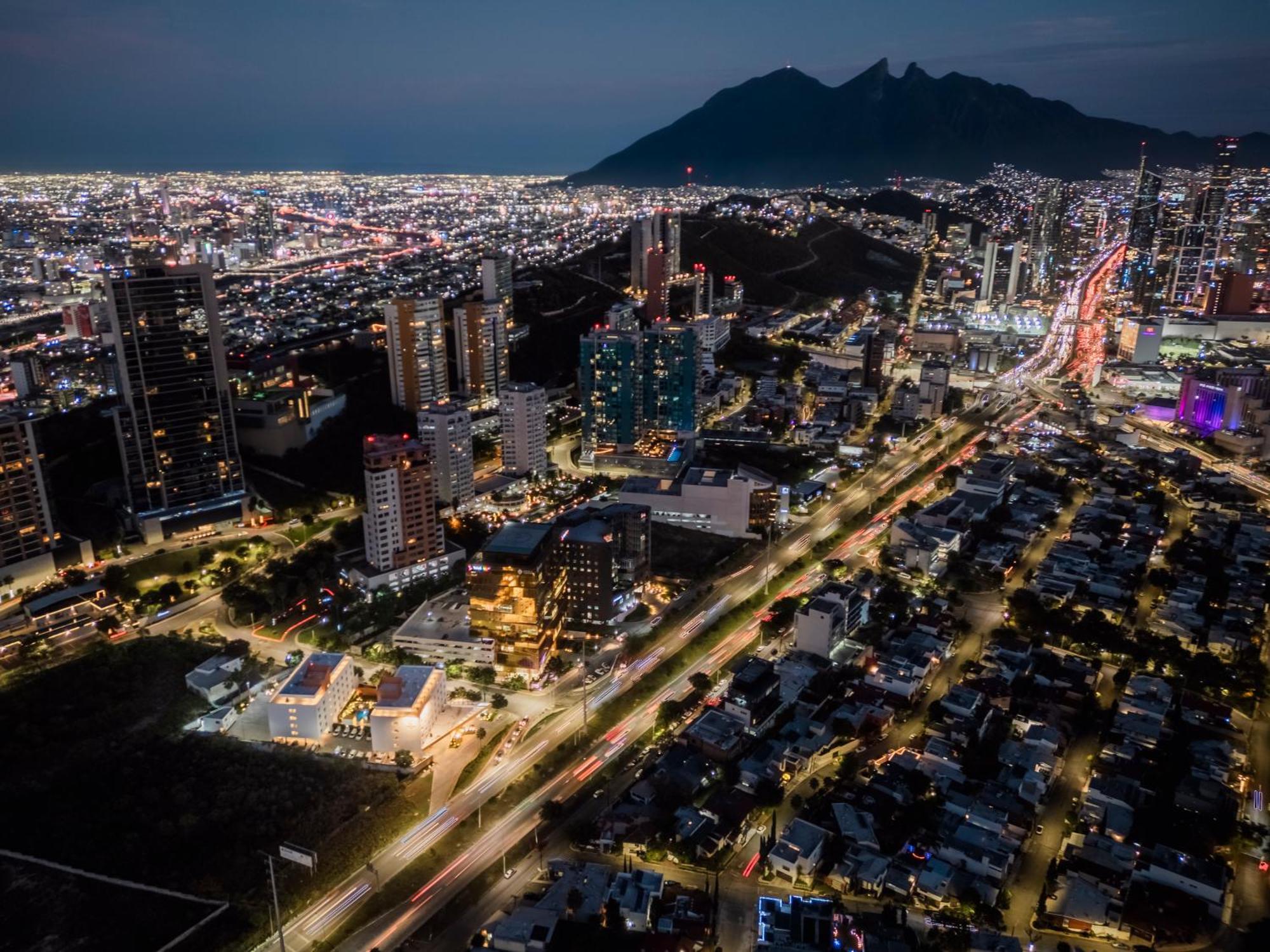 Comfort Inn Monterrey Valle San Pedro Garza Garcia Zewnętrze zdjęcie